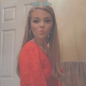 Meet your Posher, Madeline